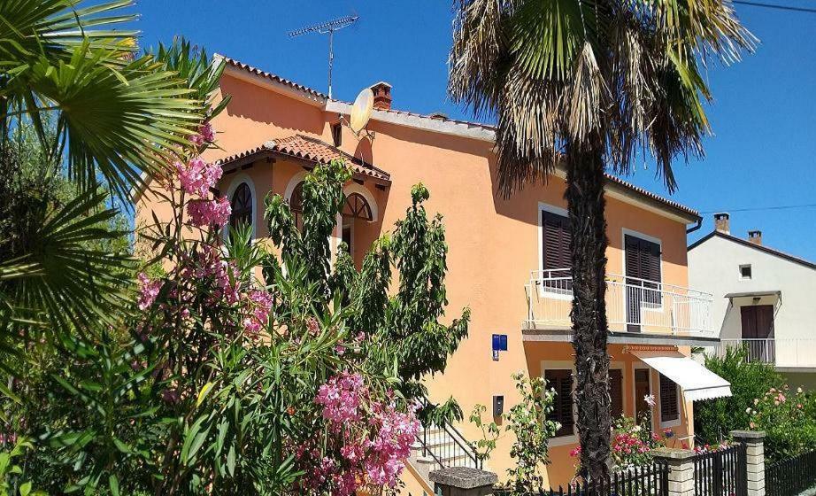Appartamenti Clara Poreč Exterior foto